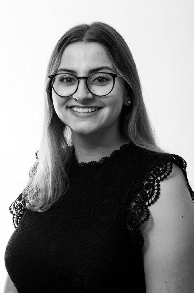 Portrait of Ursula Wagner, Financial Advisor